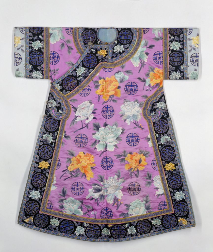 图片[1]-Lotus Colored Satin Embroidered Peony Tuan Shou Pattern ‘0611’ Clothes-China Archive